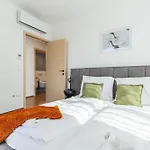 New Penthouse W Double Parking, Panoramic Balcony بودابست