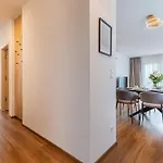 New Penthouse W Double Parking, Panoramic Balcony Apartament