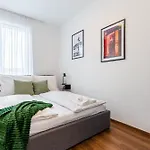New Penthouse W Double Parking, Panoramic Balcony Apartament Budapesta