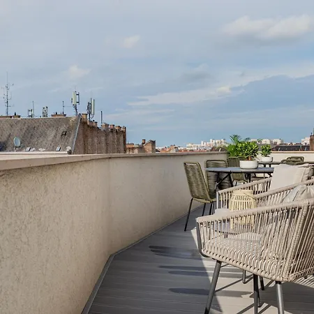 New Penthouse W Double Parking, Panoramic Balcony Budapesta