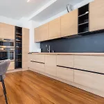 New Penthouse W Double Parking, Panoramic Balcony * בודפשט