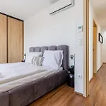 דירה New Penthouse W Double Parking, Panoramic Balcony