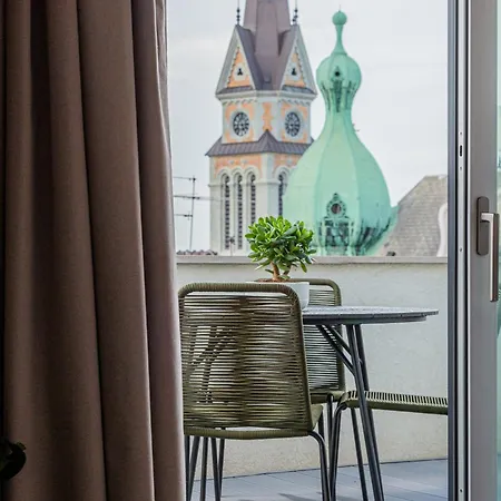 New Penthouse W Double Parking, Panoramic Balcony * Будапешт