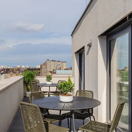 New Penthouse W Double Parking, Panoramic Balcony Апартаменты