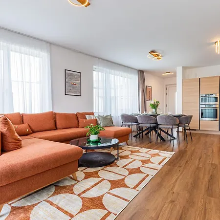 New Penthouse W Double Parking, Panoramic Balcony Апартаменты