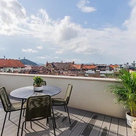 Апартаменты New Penthouse W Double Parking, Panoramic Balcony