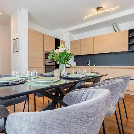New Penthouse W Double Parking, Panoramic Balcony Appartamento Budapest