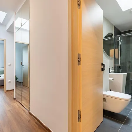 New Penthouse W Double Parking, Panoramic Balcony Апартаменты