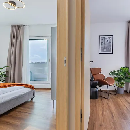 New Penthouse W Double Parking, Panoramic Balcony Апартаменты