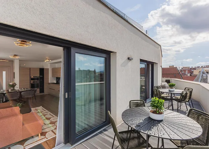 Apartment New Penthouse W Double Parking, Panoramic Balcony *