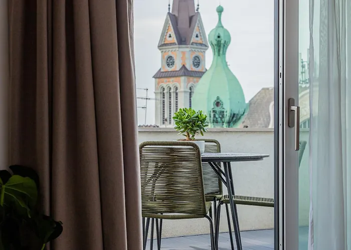New Penthouse W Double Parking, Panoramic Balcony * Budapest