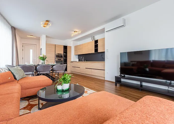 New Penthouse W Double Parking, Panoramic Balcony Apartment