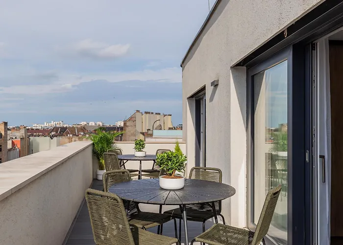 New Penthouse W Double Parking, Panoramic Balcony Apartment