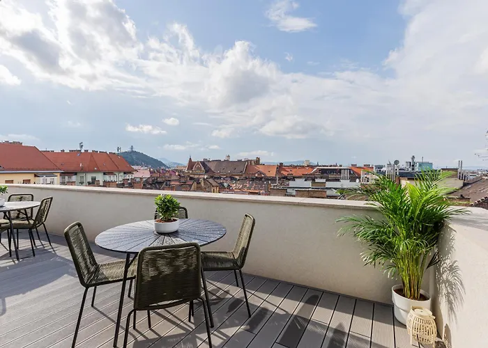 Apartment New Penthouse W Double Parking, Panoramic Balcony