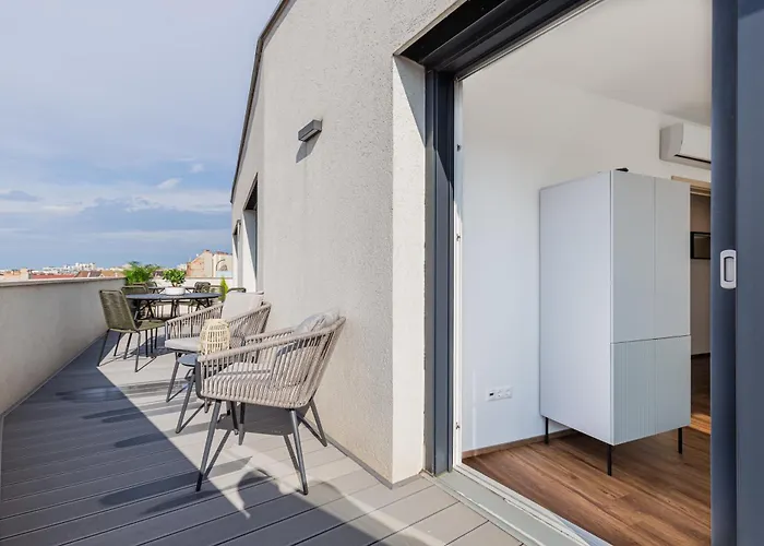 New Penthouse W Double Parking, Panoramic Balcony *