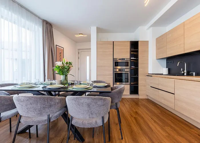 Apartment New Penthouse W Double Parking, Panoramic Balcony *