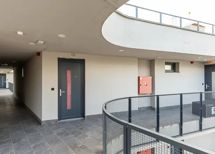 New Penthouse W Double Parking, Panoramic Balcony *