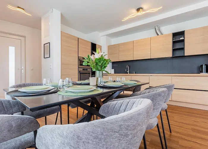 New Penthouse W Double Parking, Panoramic Balcony Apartment Budapest