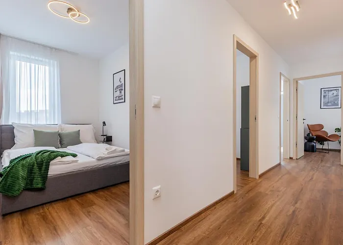 New Penthouse W Double Parking, Panoramic Balcony Apartment Budapest