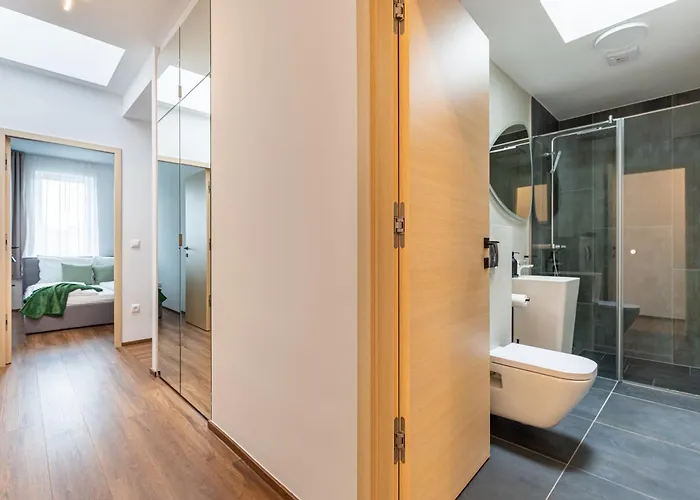 New Penthouse W Double Parking, Panoramic Balcony Apartment