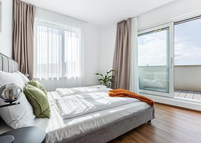 Appartamento New Penthouse W Double Parking, Panoramic Balcony *