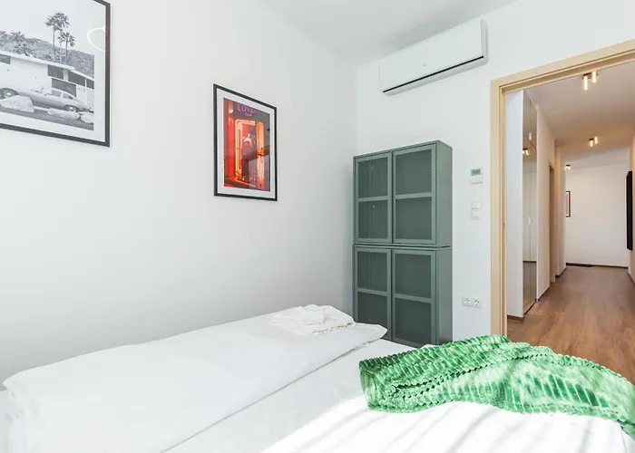 New Penthouse W Double Parking, Panoramic Balcony *