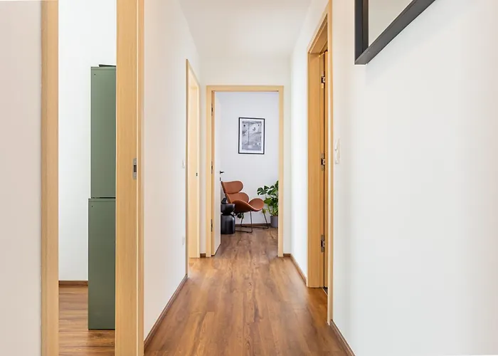 New Penthouse W Double Parking, Panoramic Balcony Apartment Budapest