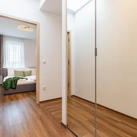 New Penthouse W Double Parking, Panoramic Balcony Apartamento